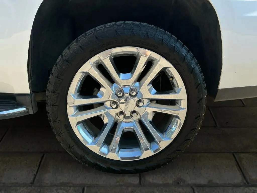 GMC Yukon photo 18