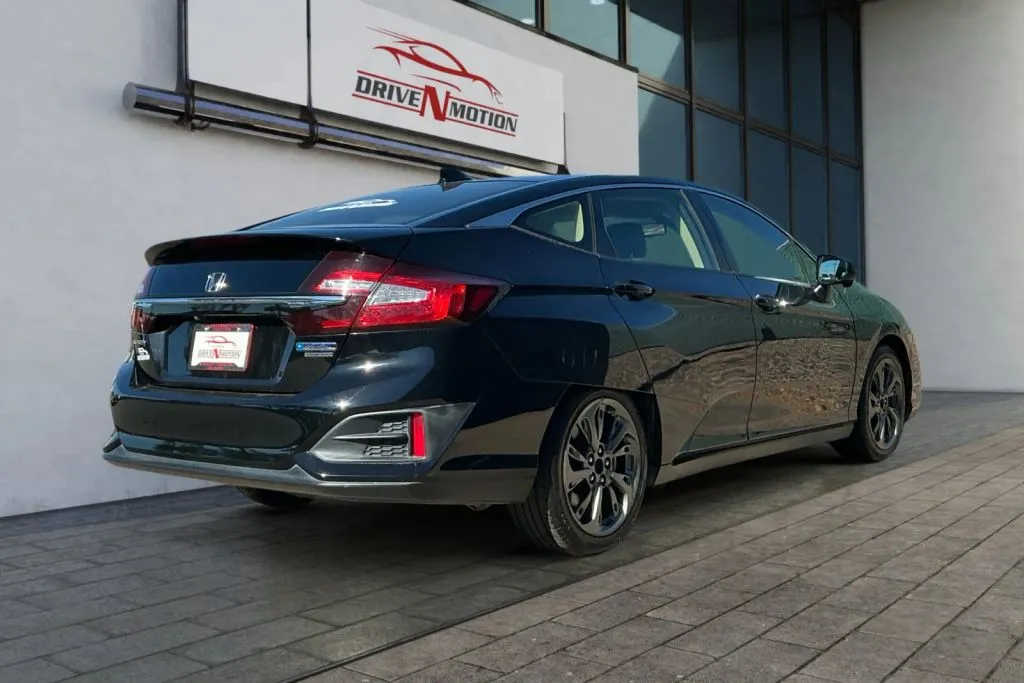 More photos of 2018 Honda Clarity Plug-in Hybrid Touring Sedan 4D at Drive N-Motion Greeley, CO