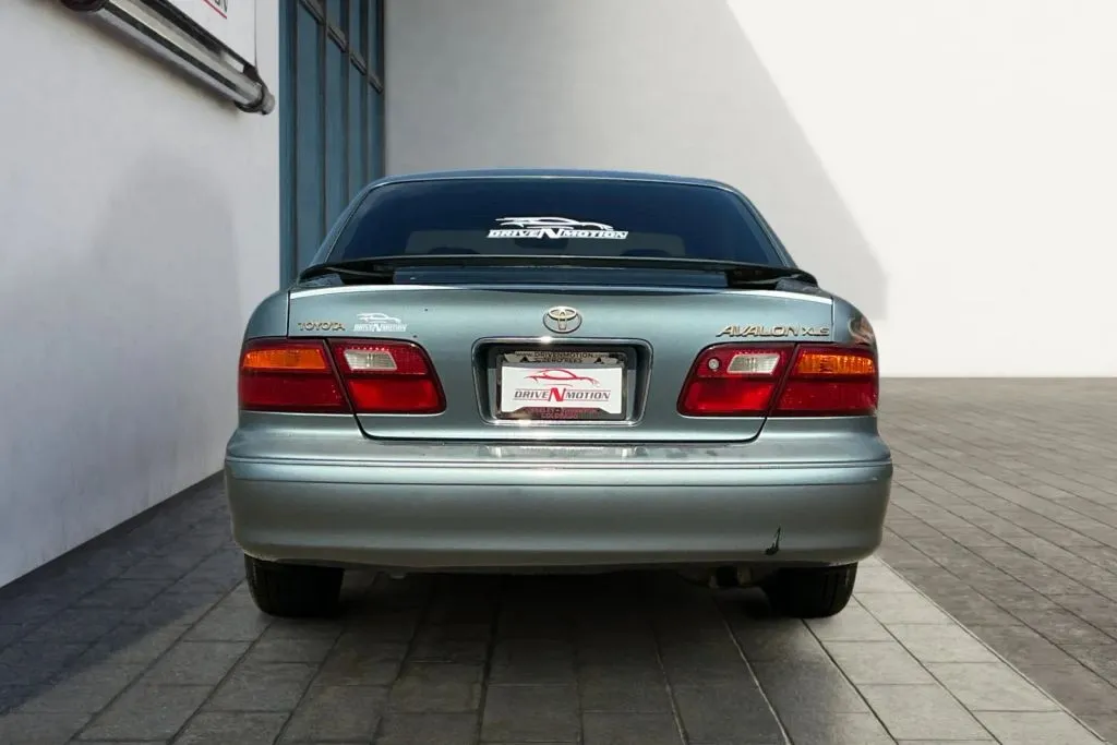 More photos of 1998 Toyota Avalon XL Sedan 4D at Drive N-Motion Greeley, CO