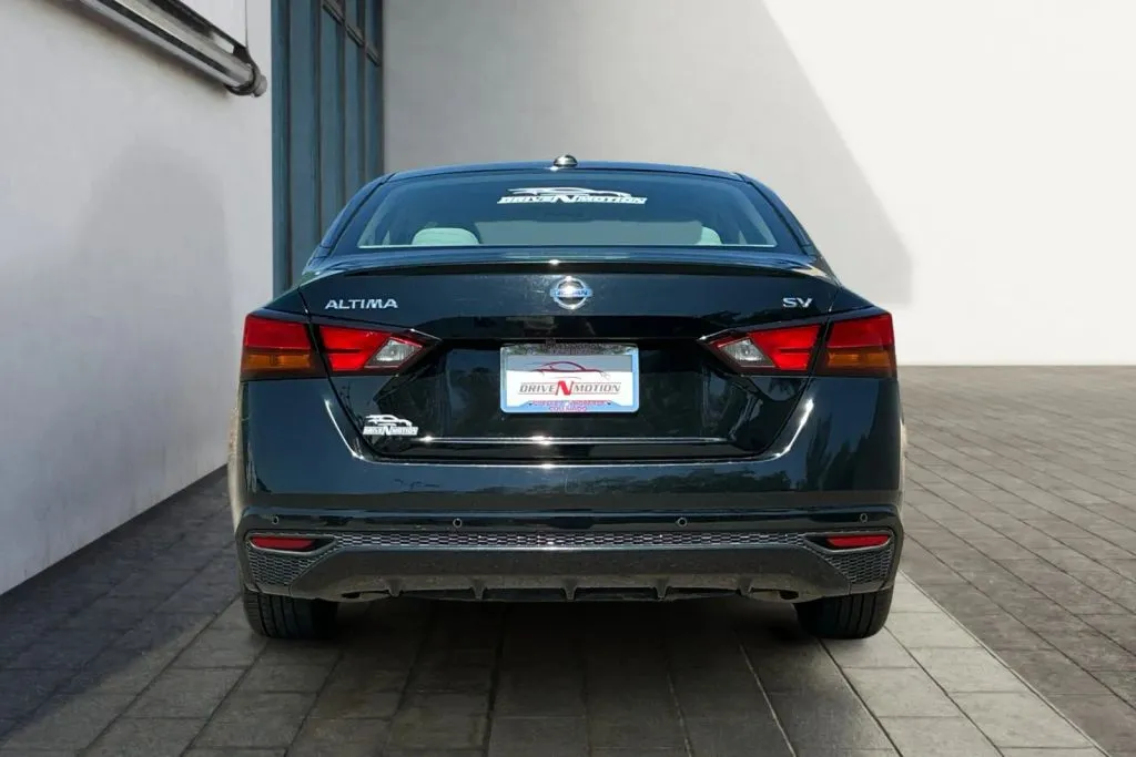 More photos of 2021 Nissan Altima 2.5 SV Sedan 4D at Drive N-Motion Greeley, CO