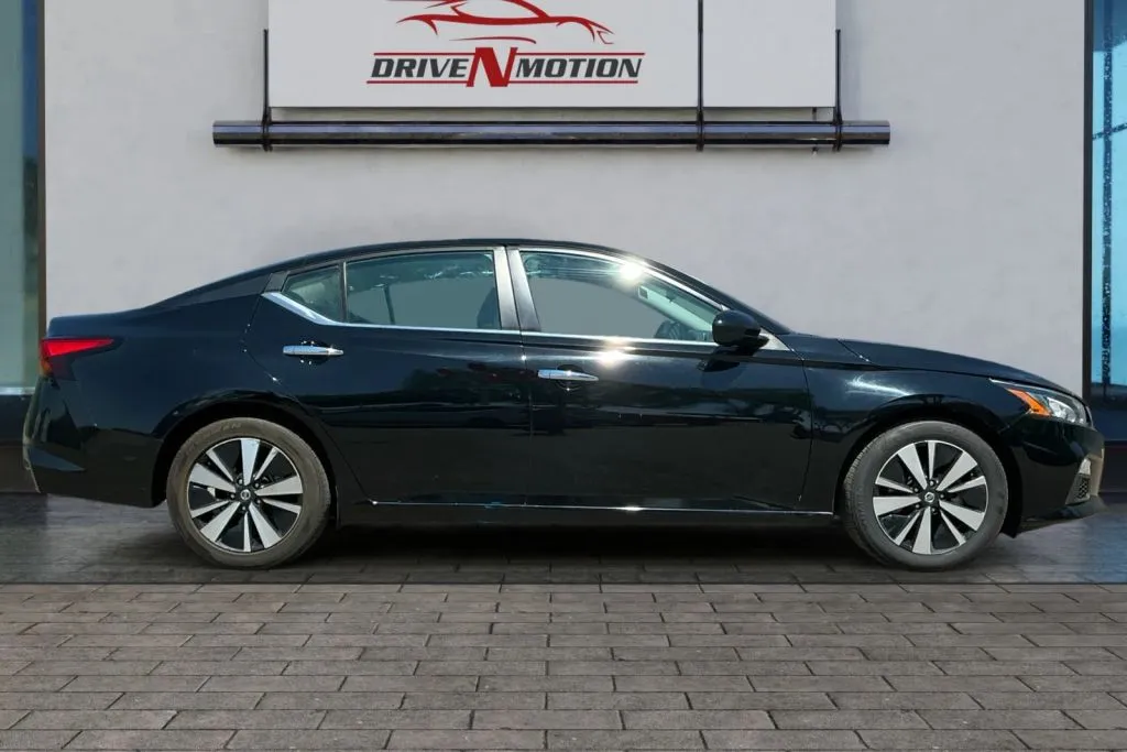 Another view of 2021 Nissan Altima 2.5 SV Sedan 4D for sale in Greeley, CO at Drive N-Motion Greeley