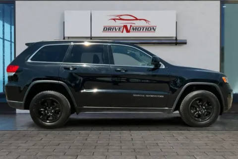Another view of 2017 Jeep Grand Cherokee Laredo Sport Utility 4D for sale in Greeley, CO at Drive N-Motion Greeley