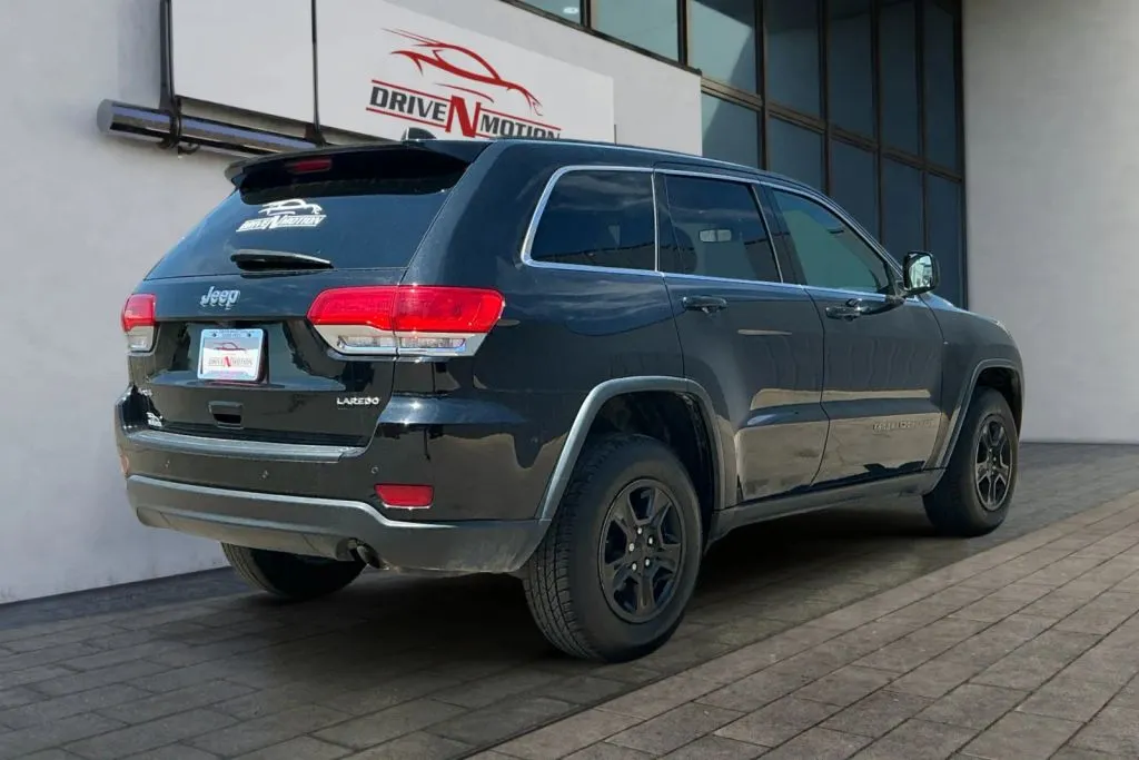 More photos of 2017 Jeep Grand Cherokee Laredo Sport Utility 4D at Drive N-Motion Greeley, CO