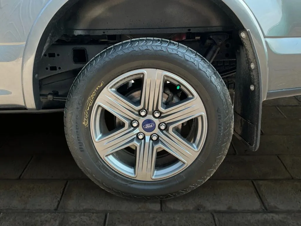 Ford F-150 photo 19