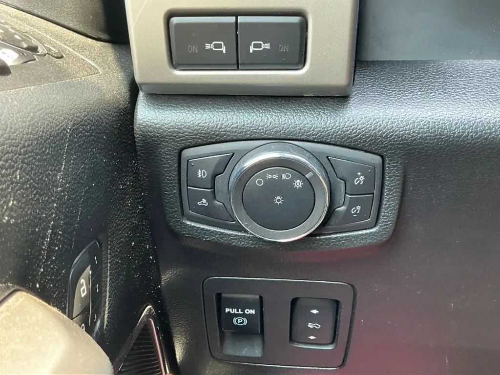 Ford F-150 photo 38