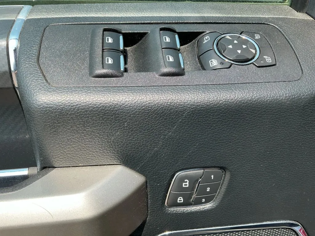 Ford F-150 photo 11