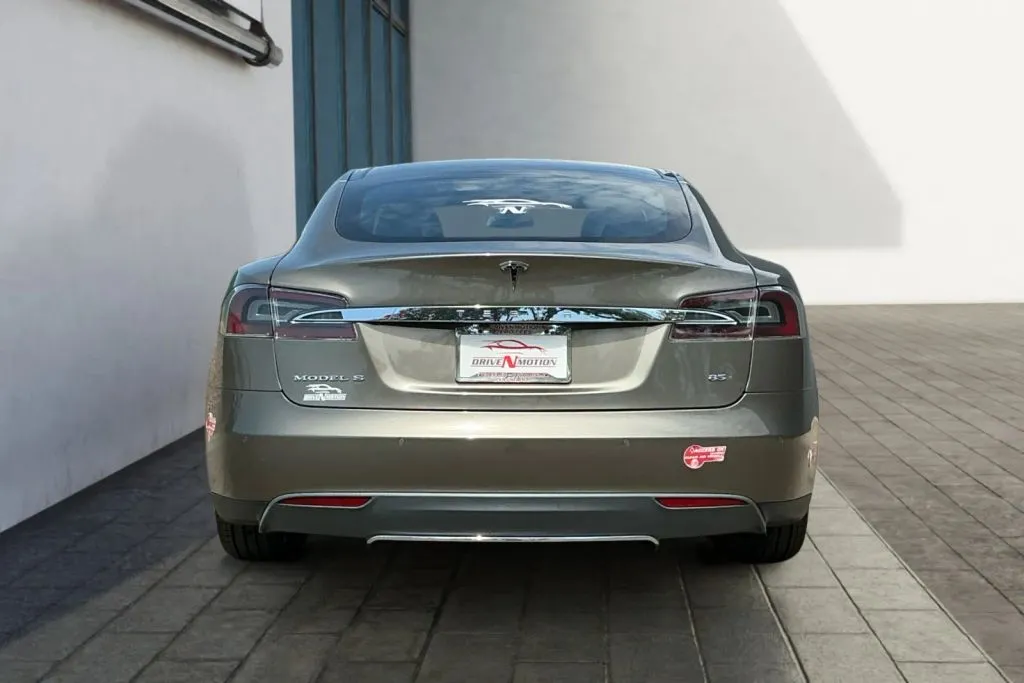 More photos of 2015 Tesla Model S 85 Sedan 4D at Drive N-Motion Greeley, CO