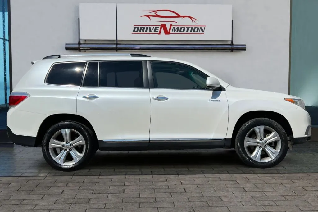 Another view of 2013 Toyota Highlander Limited Sport Utility 4D for sale in Greeley, CO at Drive N-Motion Greeley