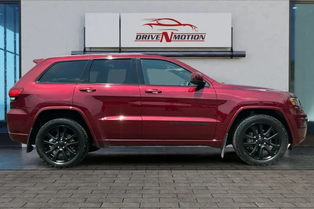 Another view of 2018 Jeep Grand Cherokee Altitude Sport Utility 4D for sale in Greeley, CO at Drive N-Motion Greeley