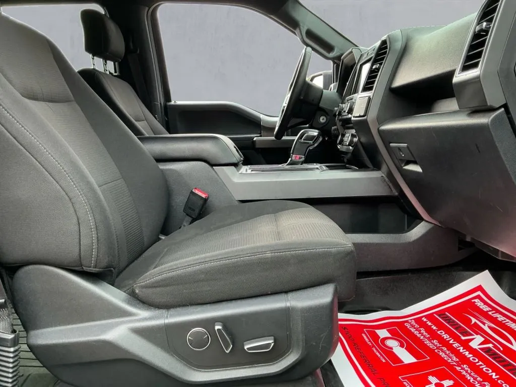 Ford F-150 photo 22