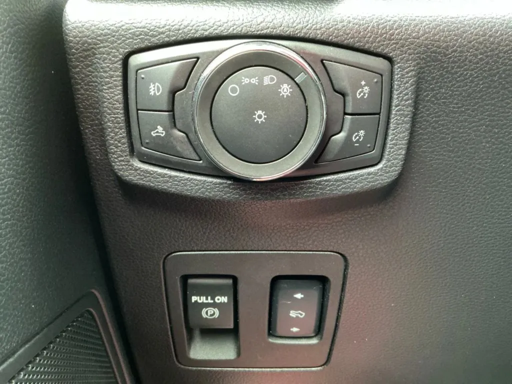 Ford F-150 photo 36