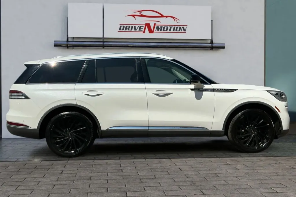 Another view of 2020 Lincoln Aviator Reserve Sport Utility 4D for sale in Greeley, CO at Drive N-Motion Greeley