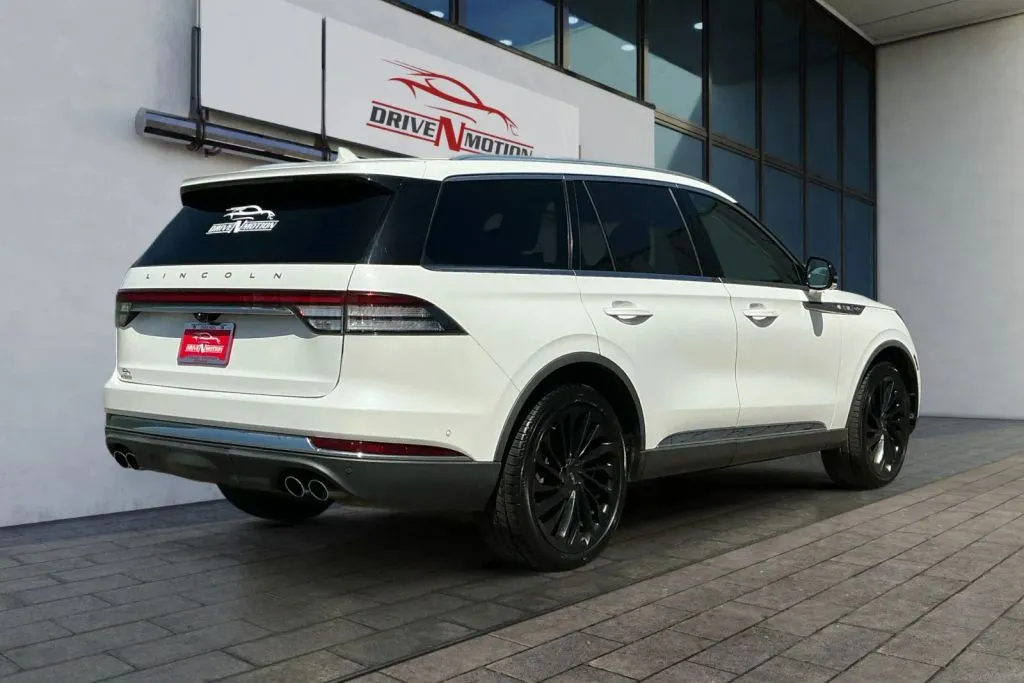 More photos of 2020 Lincoln Aviator Reserve Sport Utility 4D at Drive N-Motion Greeley, CO
