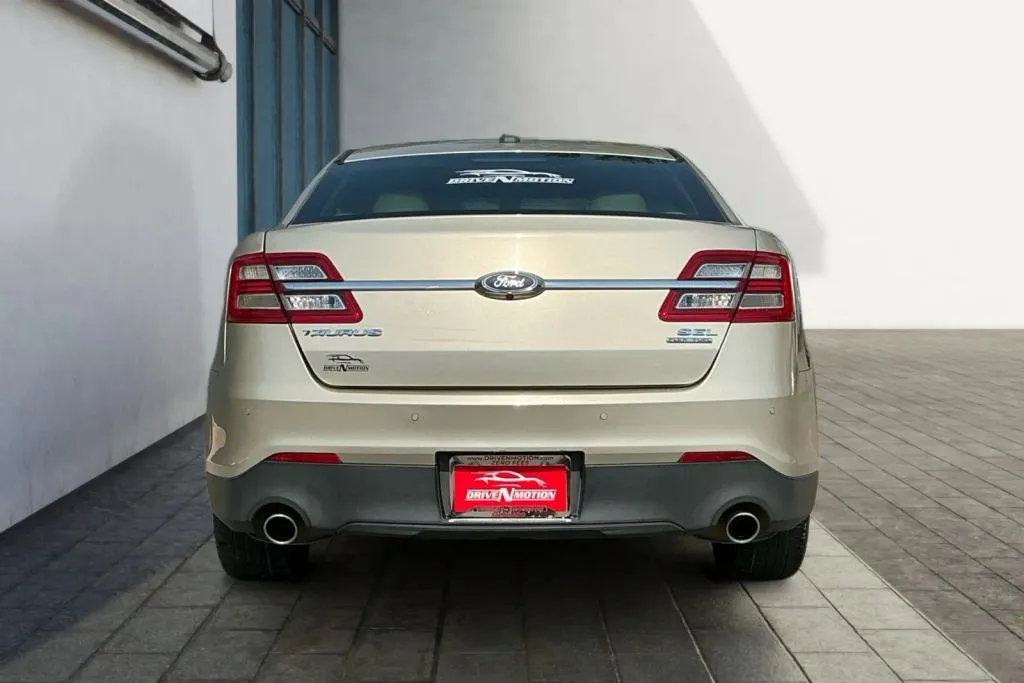 More photos of 2018 Ford Taurus SEL Sedan 4D at Drive N-Motion Greeley, CO