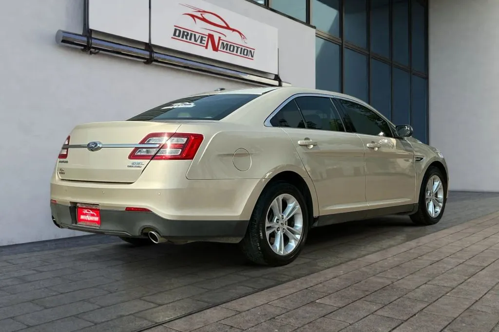 More photos of 2018 Ford Taurus SEL Sedan 4D at Drive N-Motion Greeley, CO