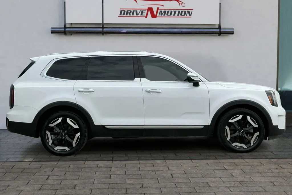Another view of 2023 Kia Telluride EX Sport Utility 4D for sale in Greeley, CO at Drive N-Motion Greeley