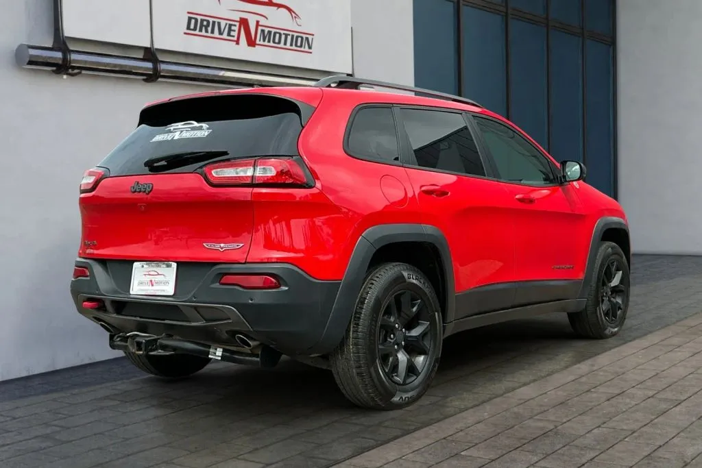 More photos of 2017 Jeep Cherokee TrailHawk Sport Utility 4D at Drive N-Motion Greeley, CO