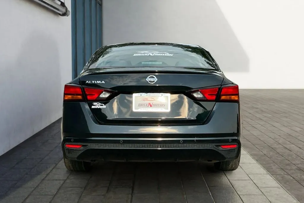 More photos of 2021 Nissan Altima 2.5 S Sedan 4D at Drive N-Motion Greeley, CO