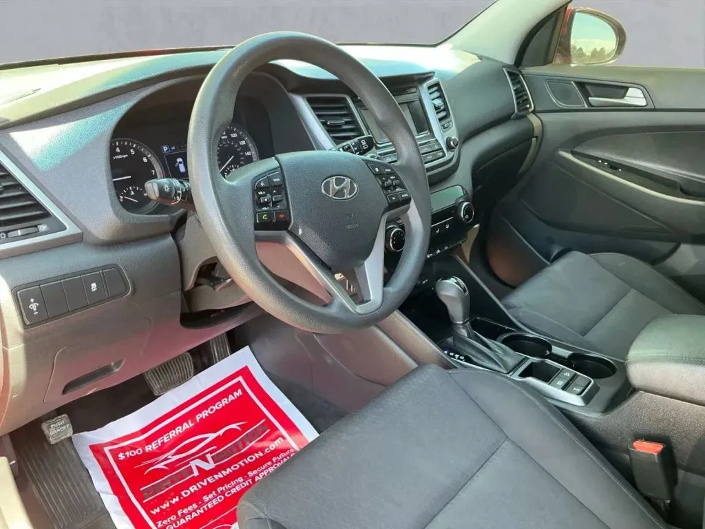 2017 Hyundai Tucson SE - Photo 12