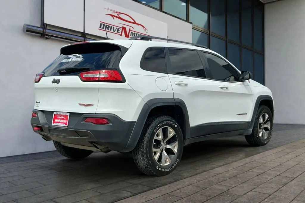 More photos of 2015 Jeep Cherokee TrailHawk Sport Utility 4D at Drive N-Motion Greeley, CO