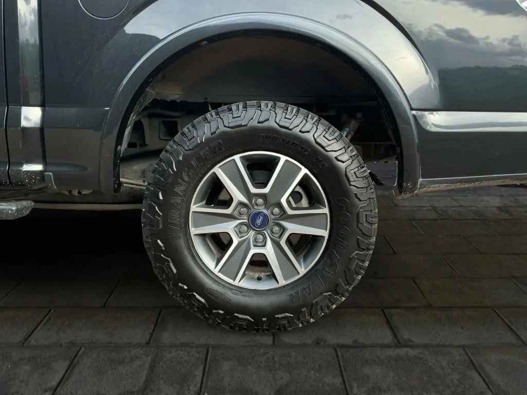 Ford F-150 photo 17