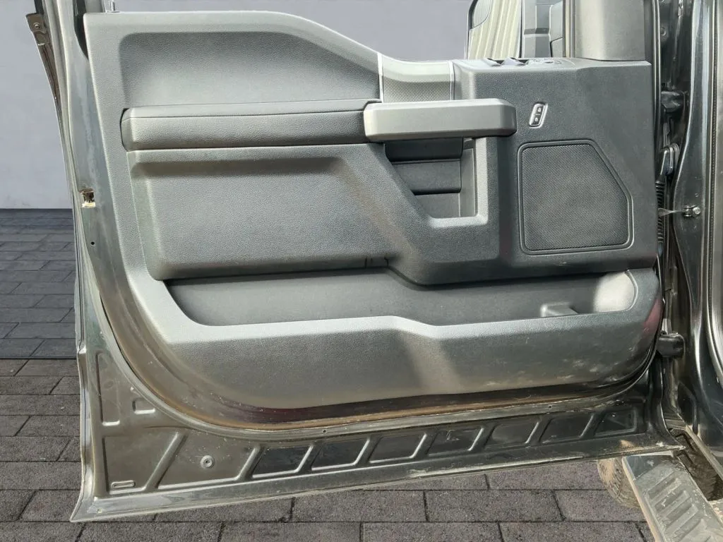 Ford F-150 photo 10