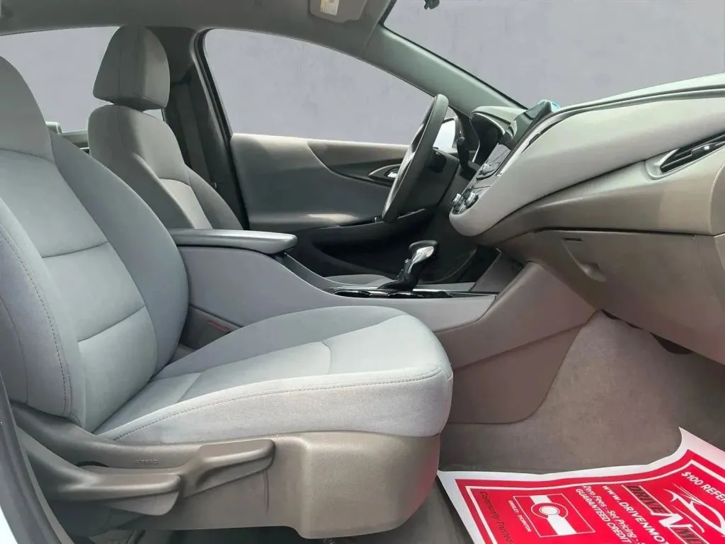 Chevrolet Malibu photo 22