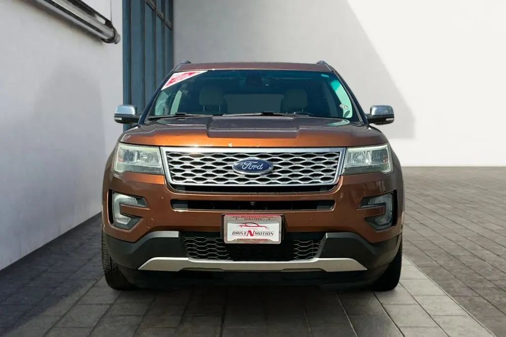 Ford Explorer photo 8