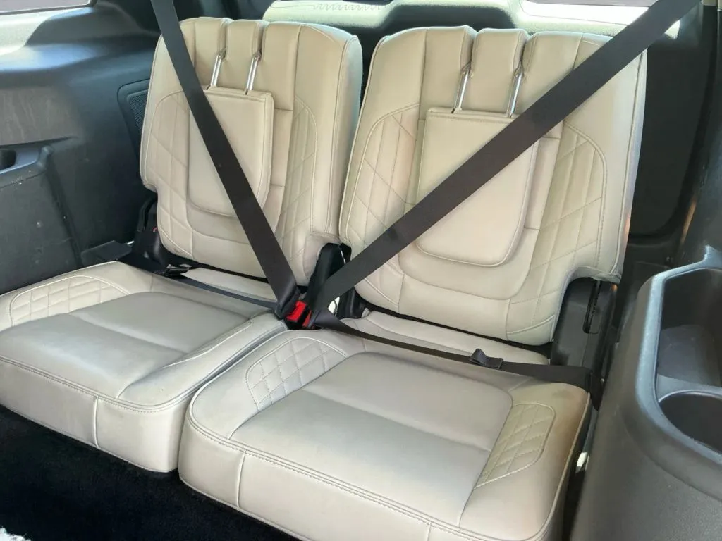 Ford Explorer photo 17