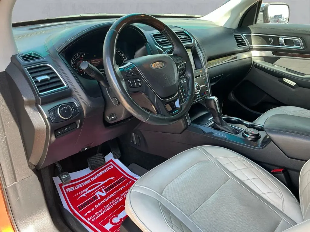 Ford Explorer photo 13