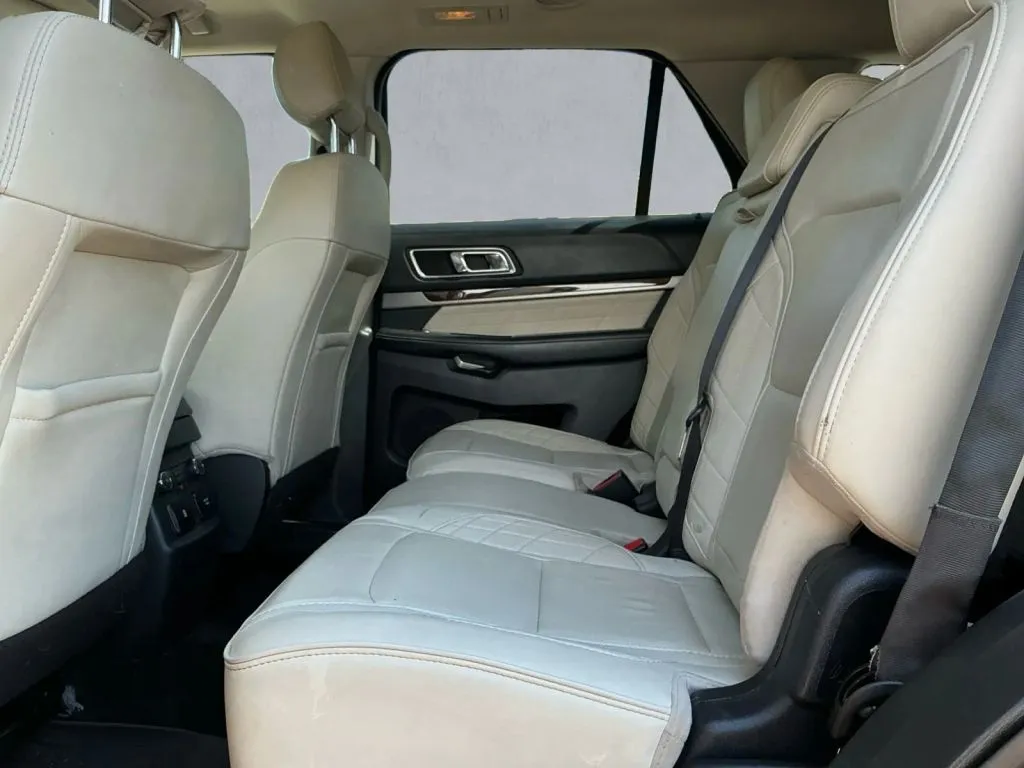 Ford Explorer photo 14