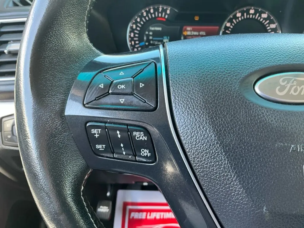 Ford Explorer photo 28