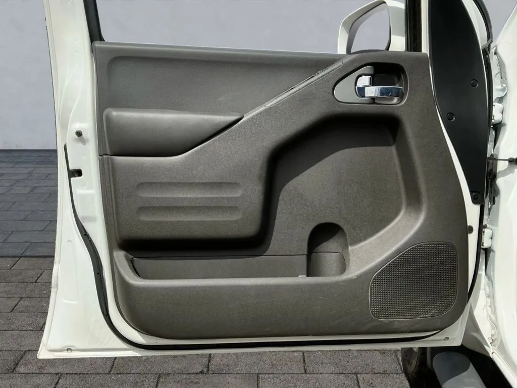 Nissan Frontier photo 10