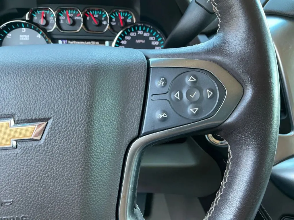Chevrolet Suburban photo 29