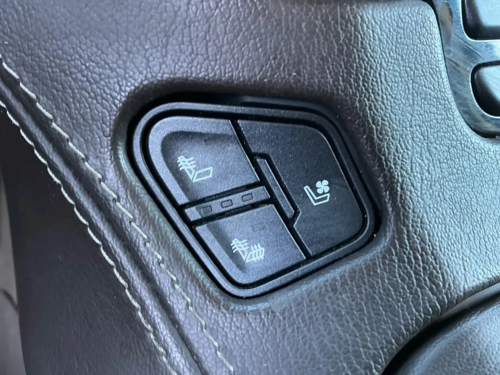 Chevrolet Suburban photo 33