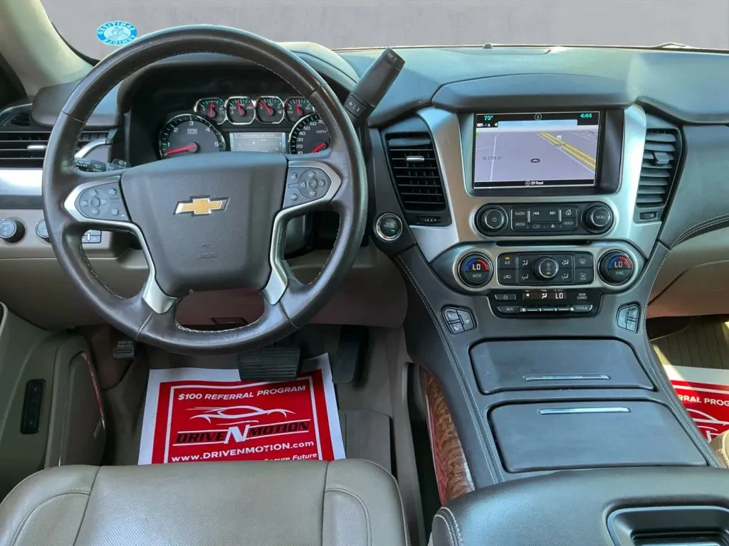 Chevrolet Suburban photo 16