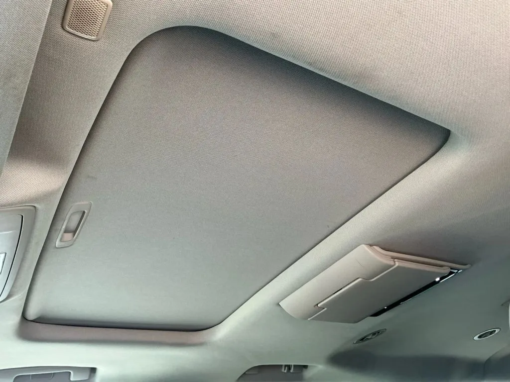 Chevrolet Suburban photo 26