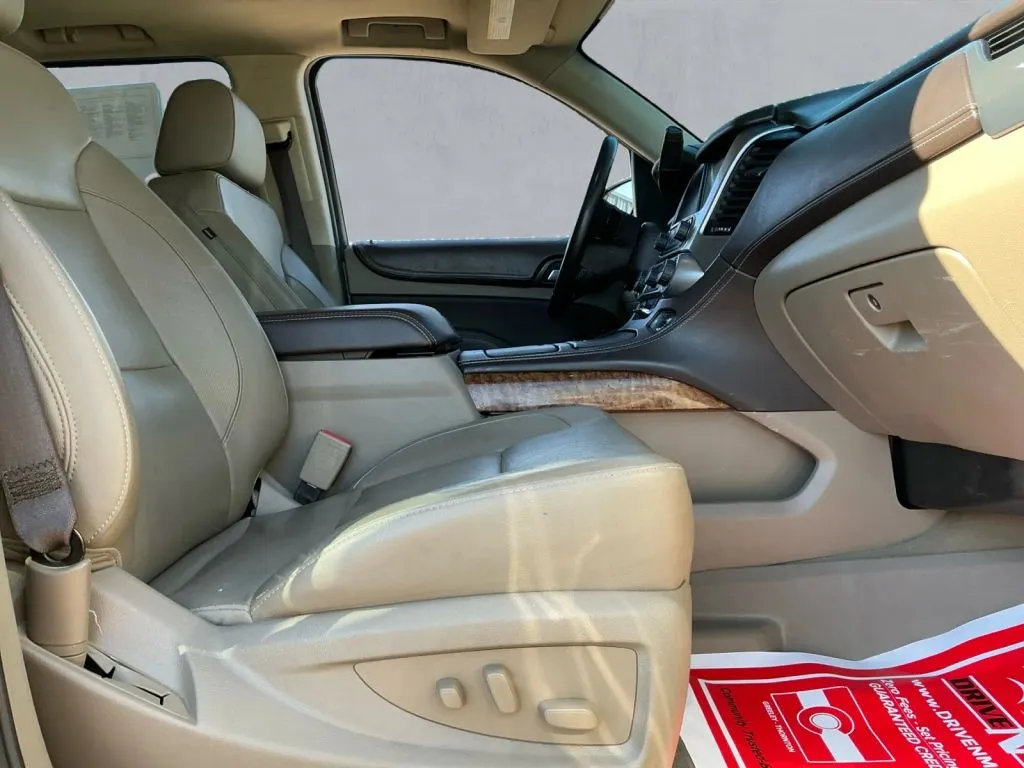 Chevrolet Suburban photo 22