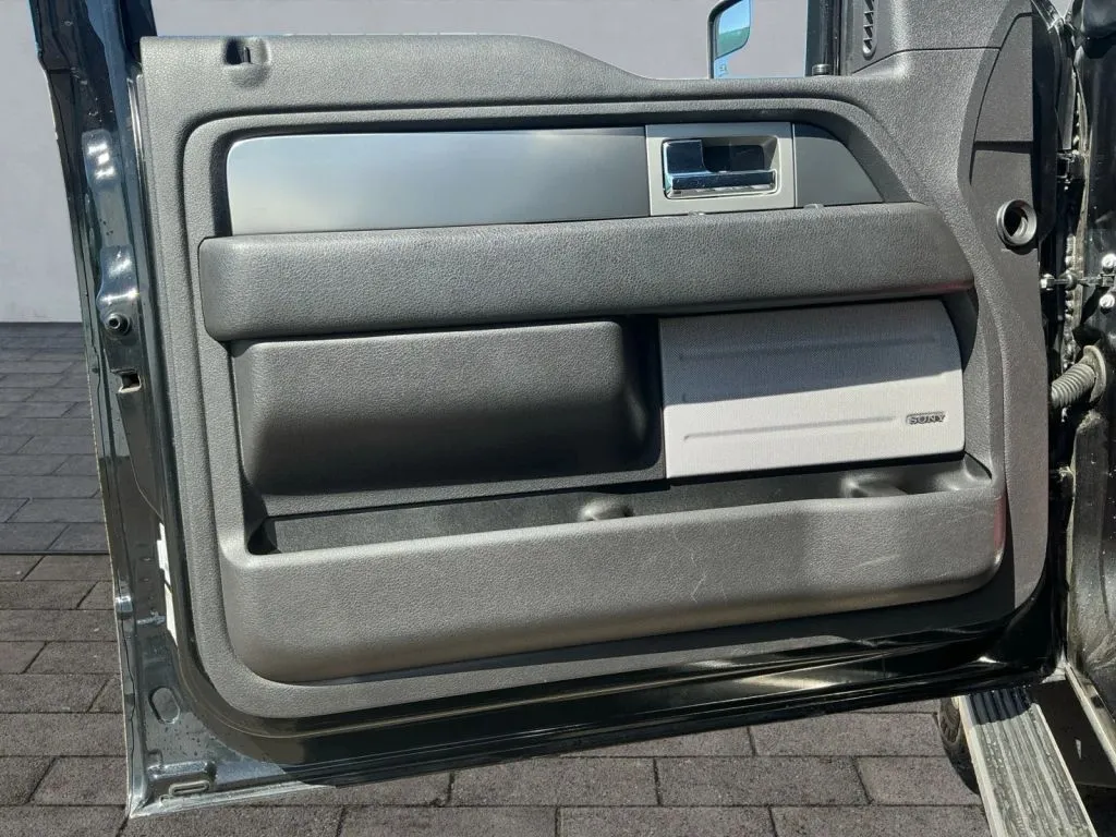 Ford F-150 photo 10