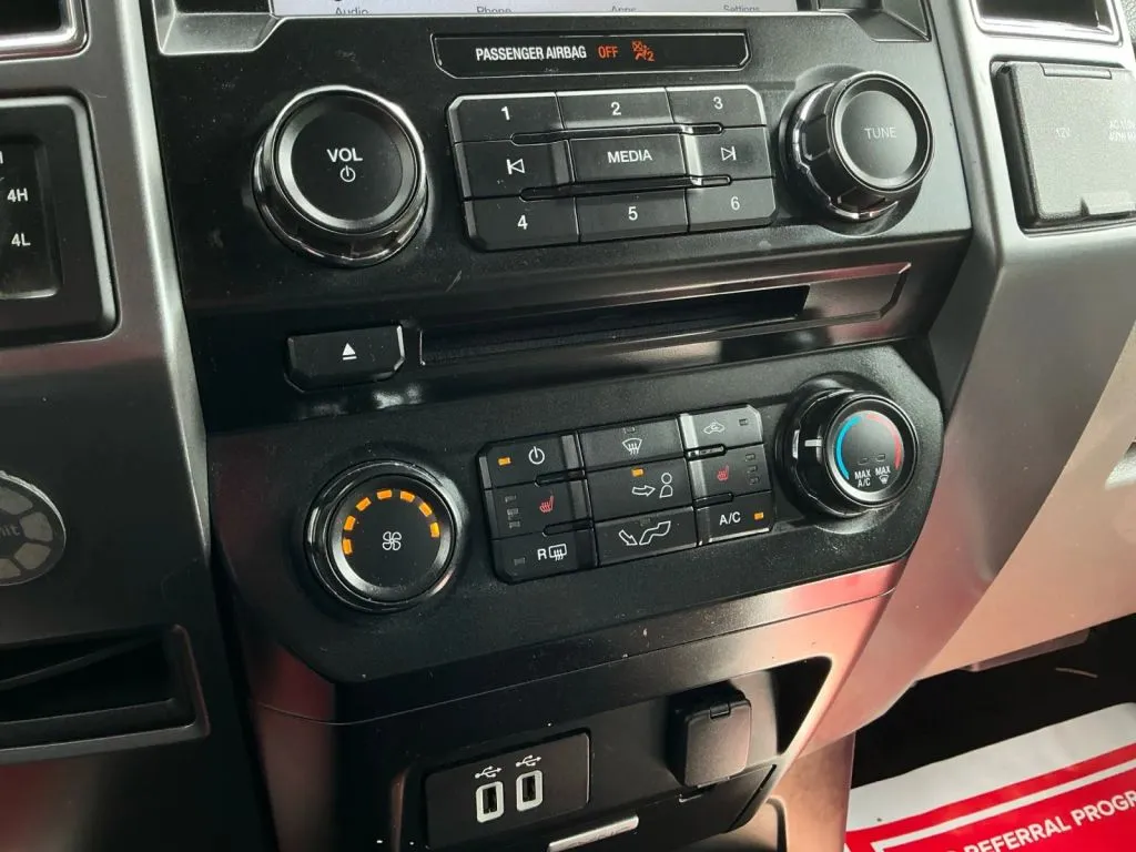Ford F-150 photo 31