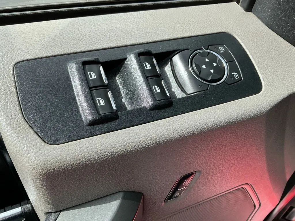 Ford F-150 photo 11