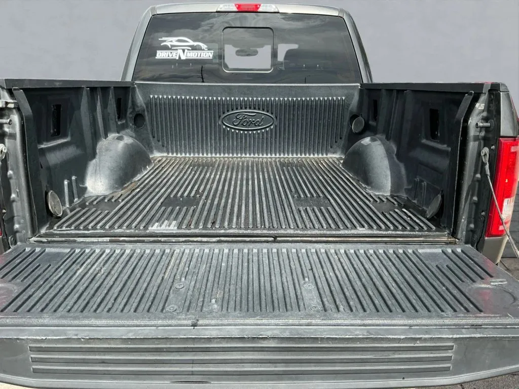 Ford F-150 photo 19