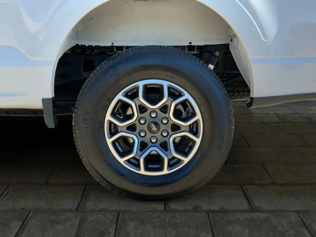Ford F-150 photo 17