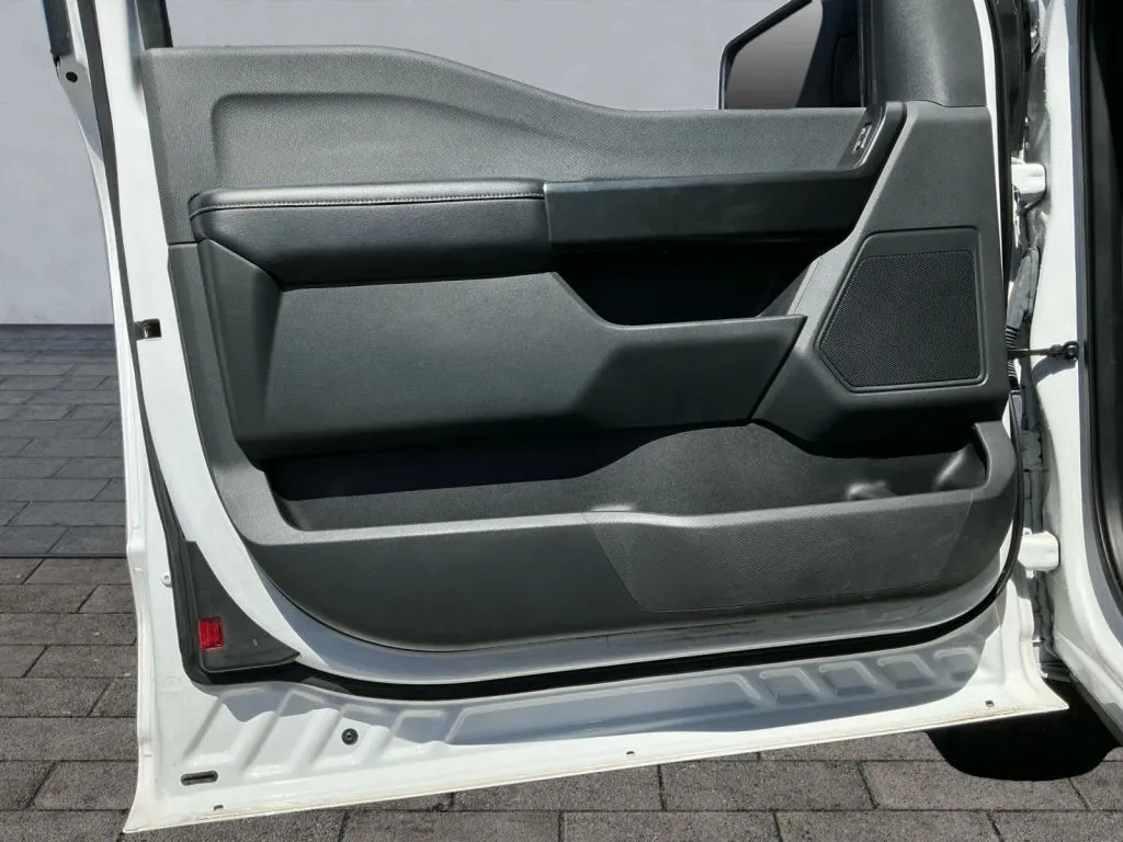 Ford F-150 photo 9