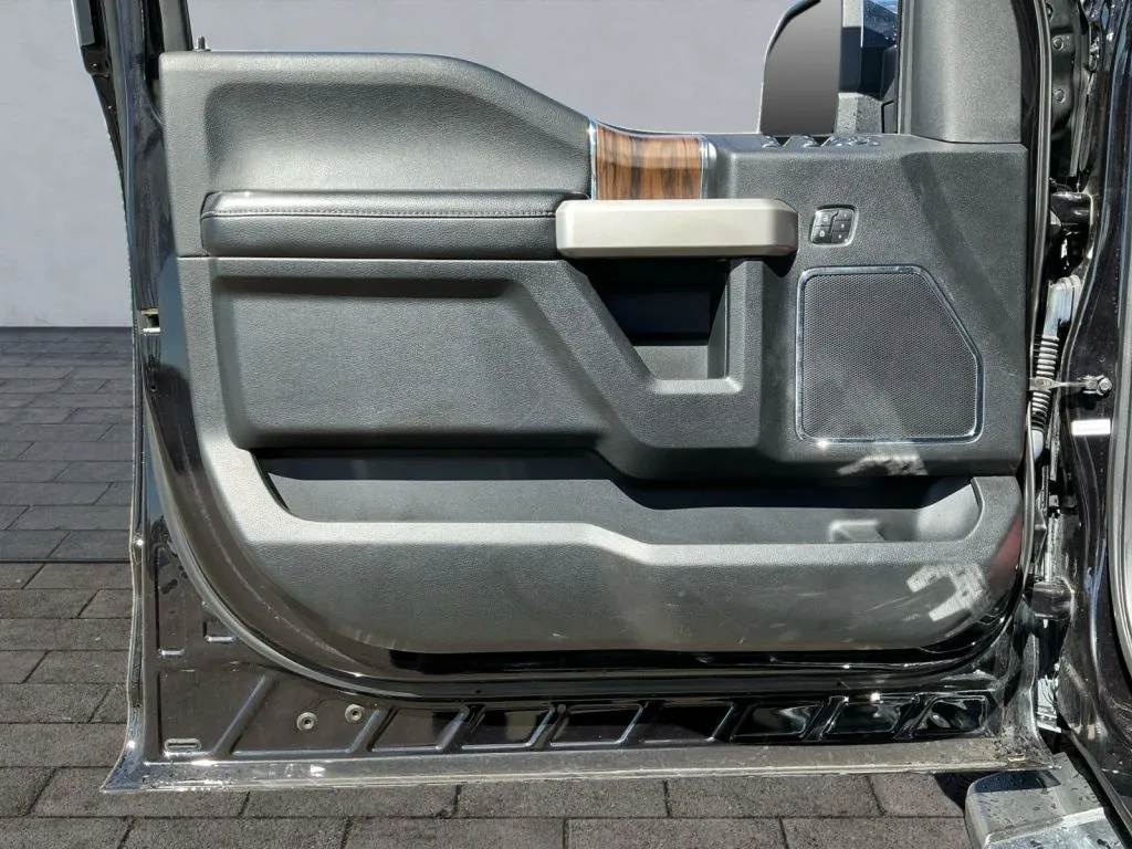 Ford F-150 photo 10