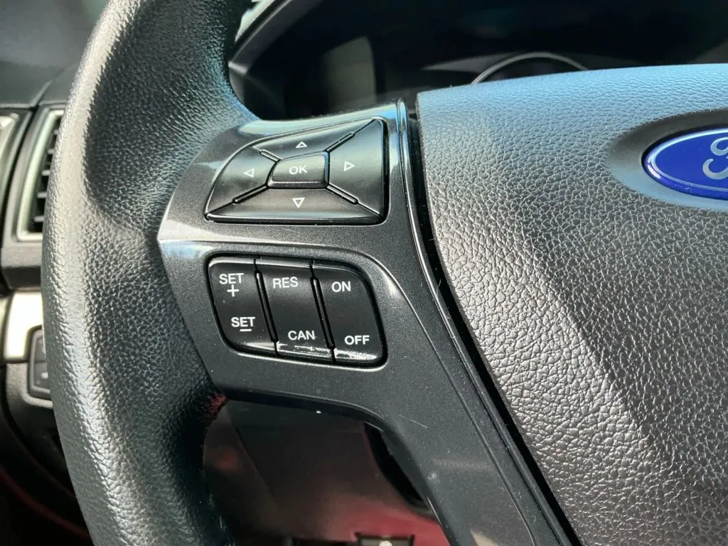 Ford Explorer photo 28