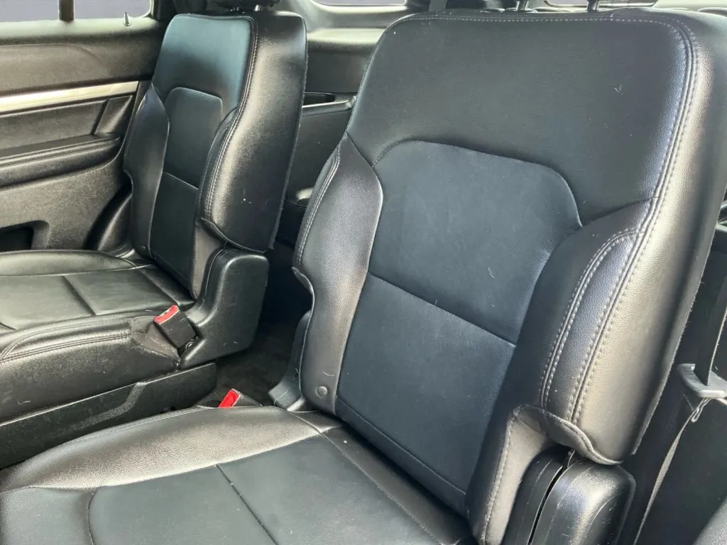 Ford Explorer photo 15