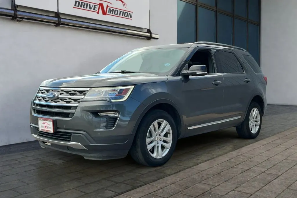 Ford Explorer photo 7