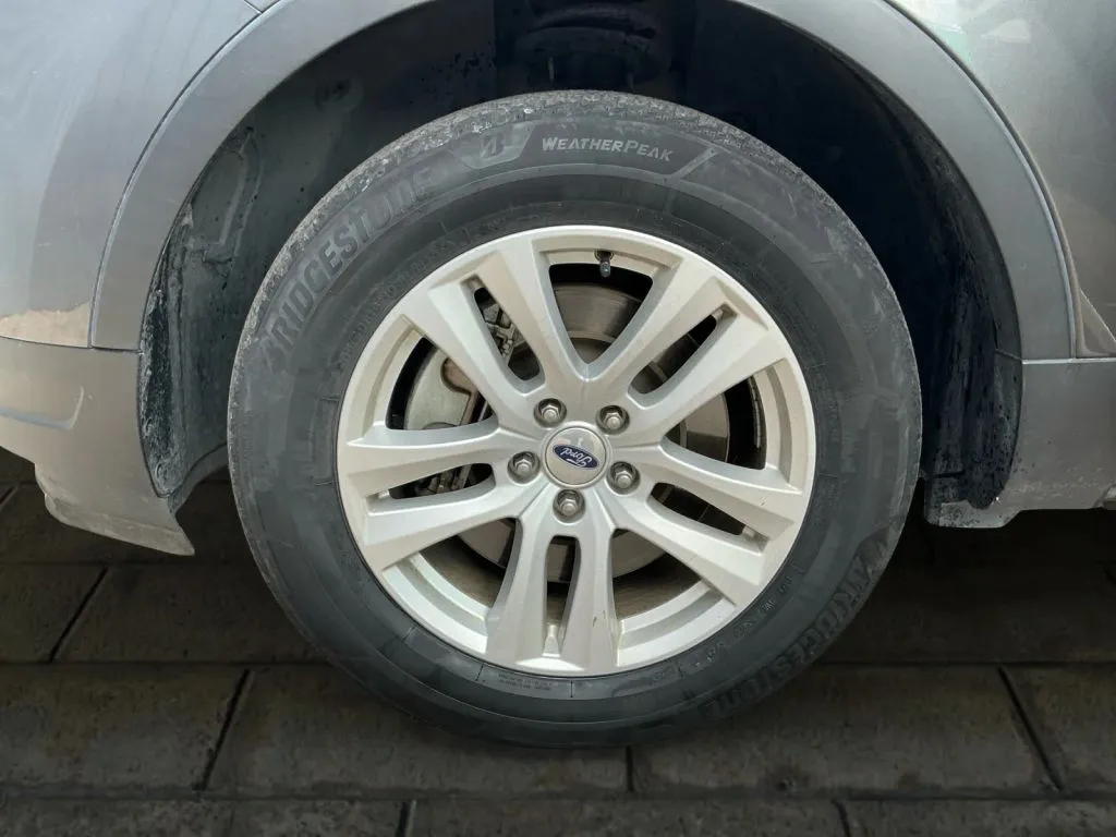 Ford Explorer photo 25