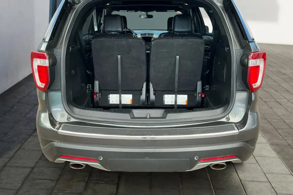 Ford Explorer photo 20